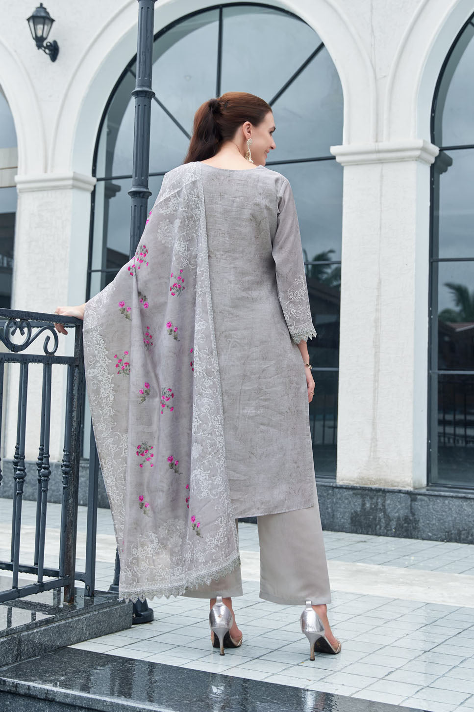 Elegant Grey Linen Embroidered Suit Set with Dupatta Floral Detailing