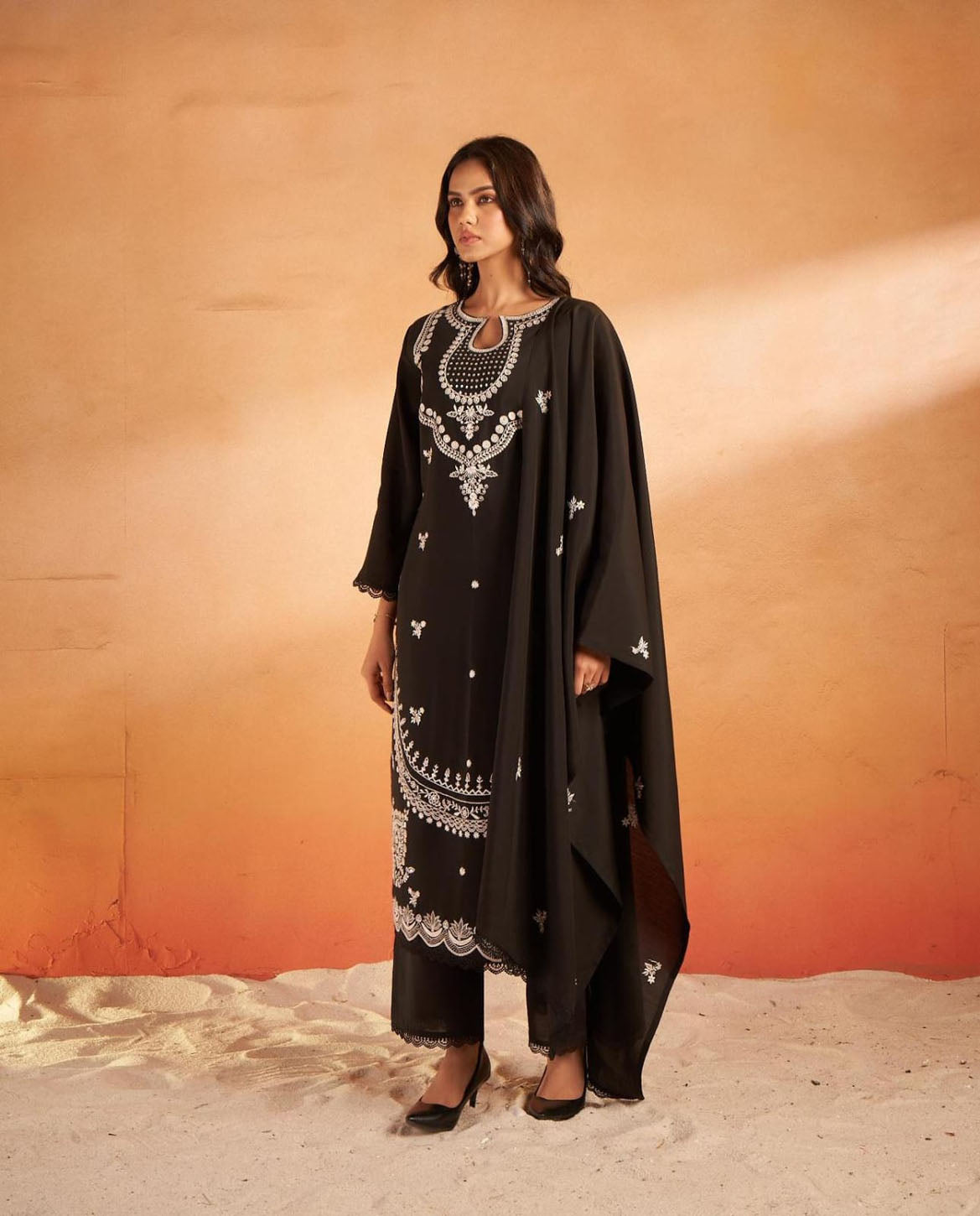 Black Embroidered Formal Kurta Set with Keyhole Neckline