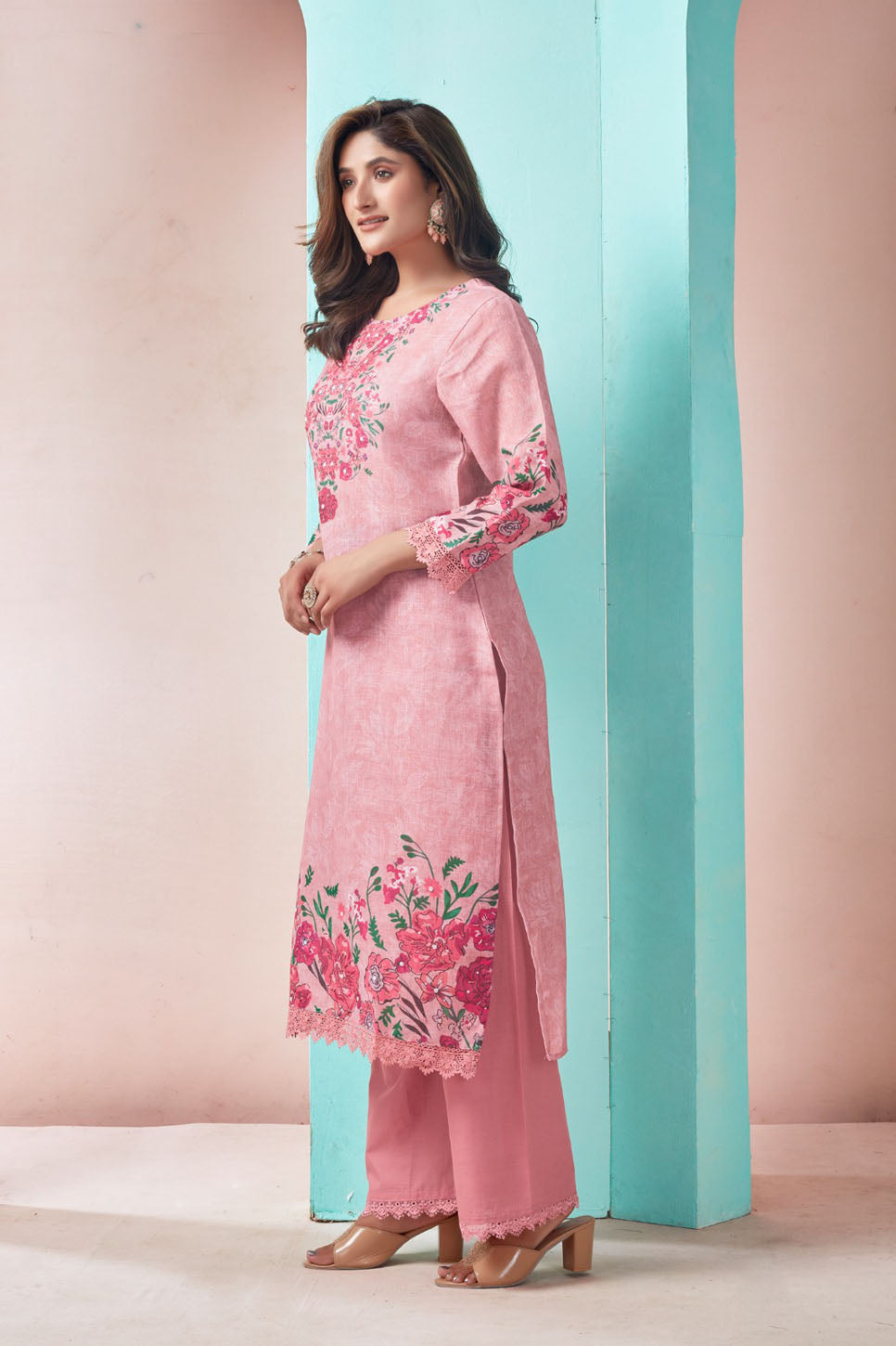 Blush Pink Floral Embroidered Suit Set with Dupatta – Elegant Ethnic Wear
