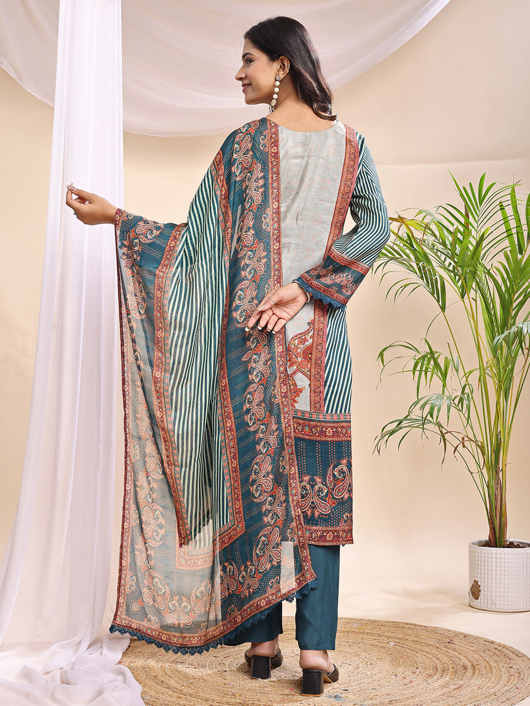 Women's Grey & Teal Ethnic Printed Suit – 3 Piece Traditional Ensemble