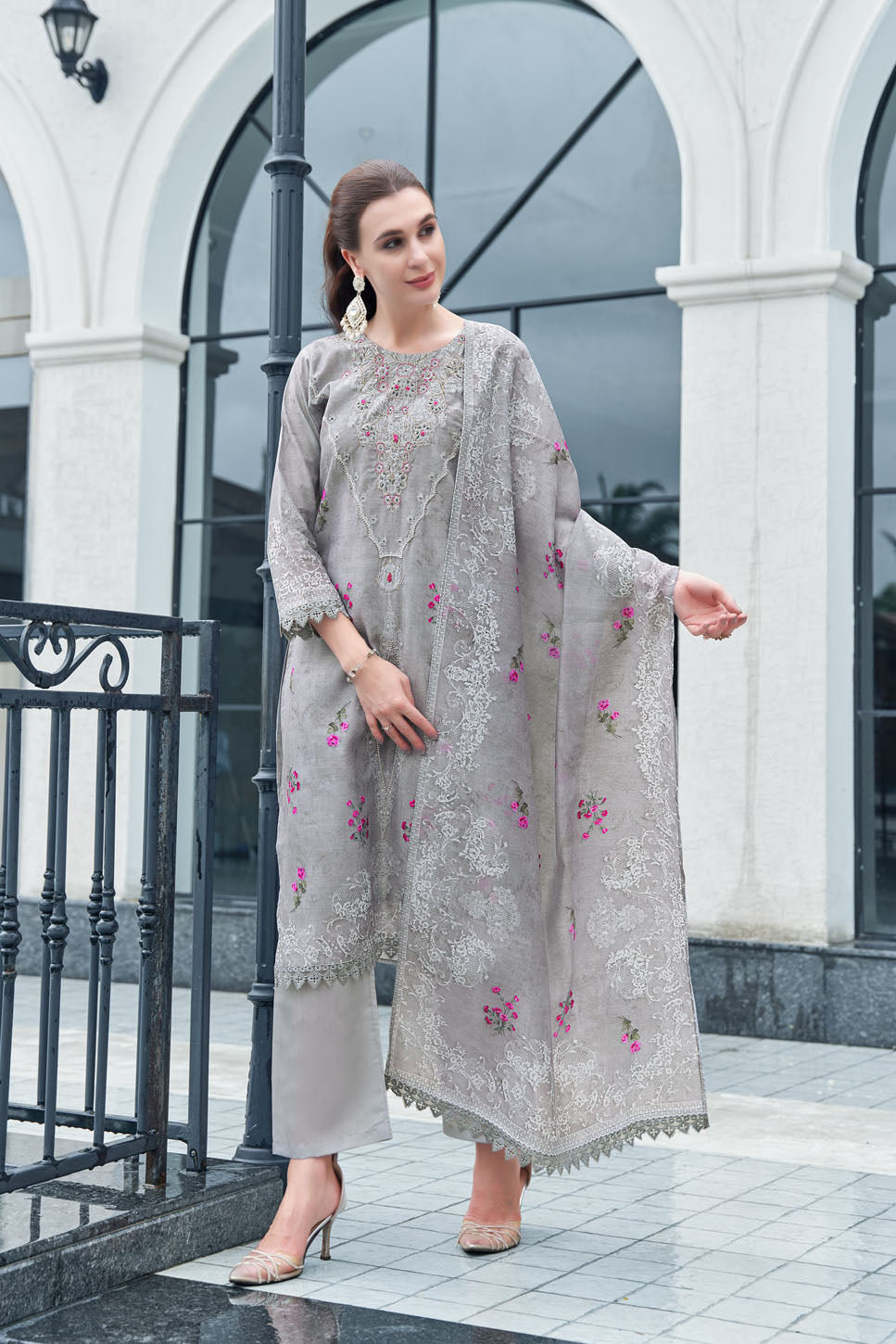Elegant Grey Linen Embroidered Suit Set with Dupatta Floral Detailing